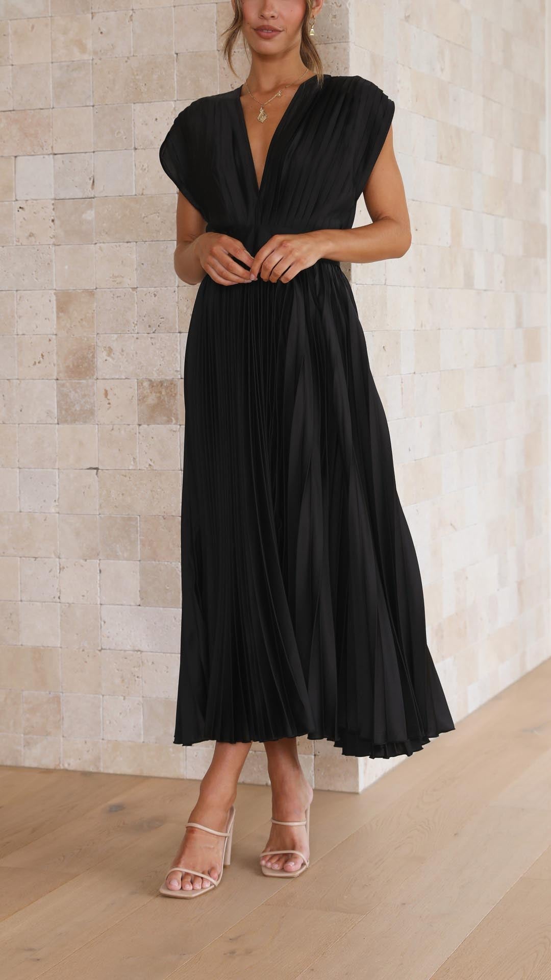 Kensley | Pleated Maxi Dress